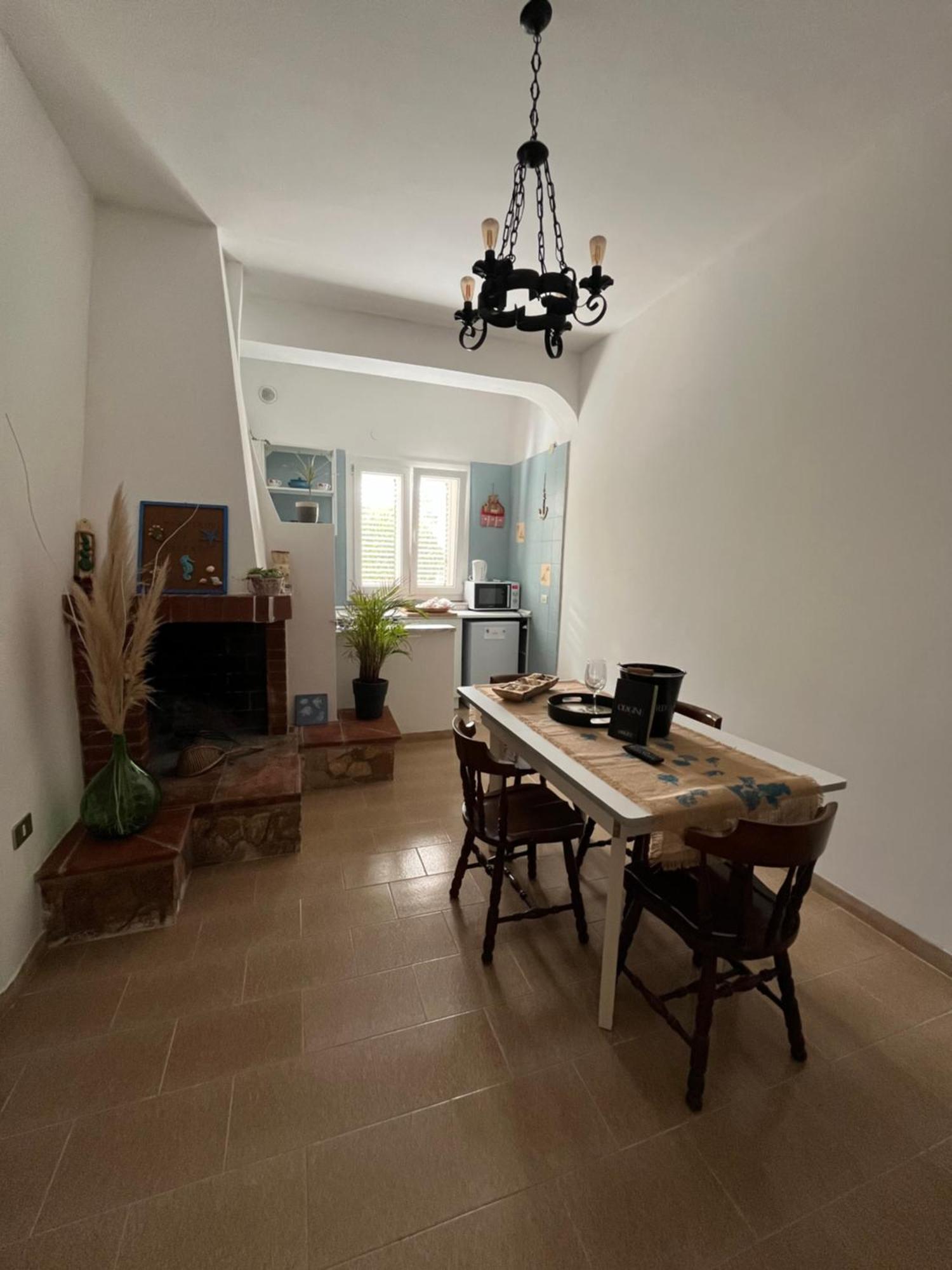 Il Cottage Di Wanda Лепорано Екстериор снимка